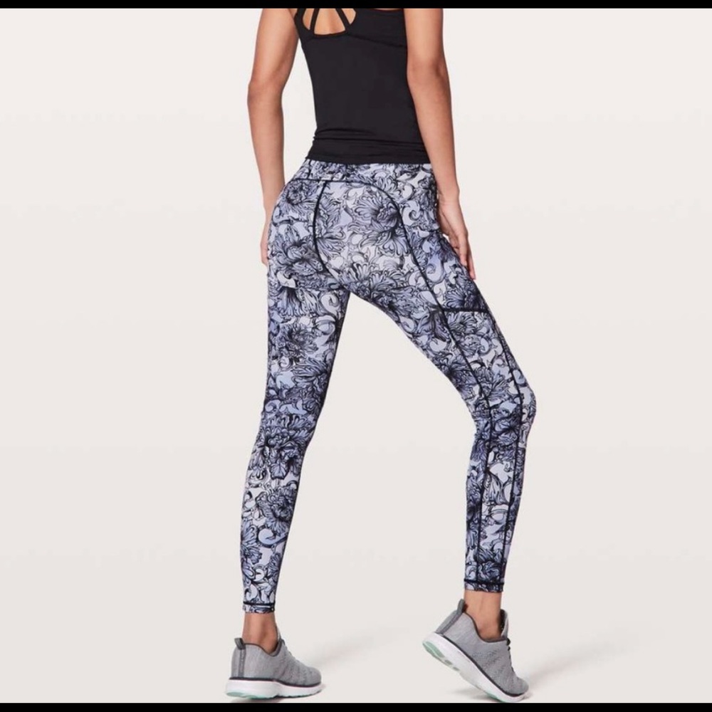 Lululemon Speed Up Tight sz 4